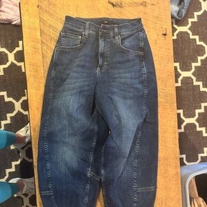 Ruti Cropped Barrel Jeans